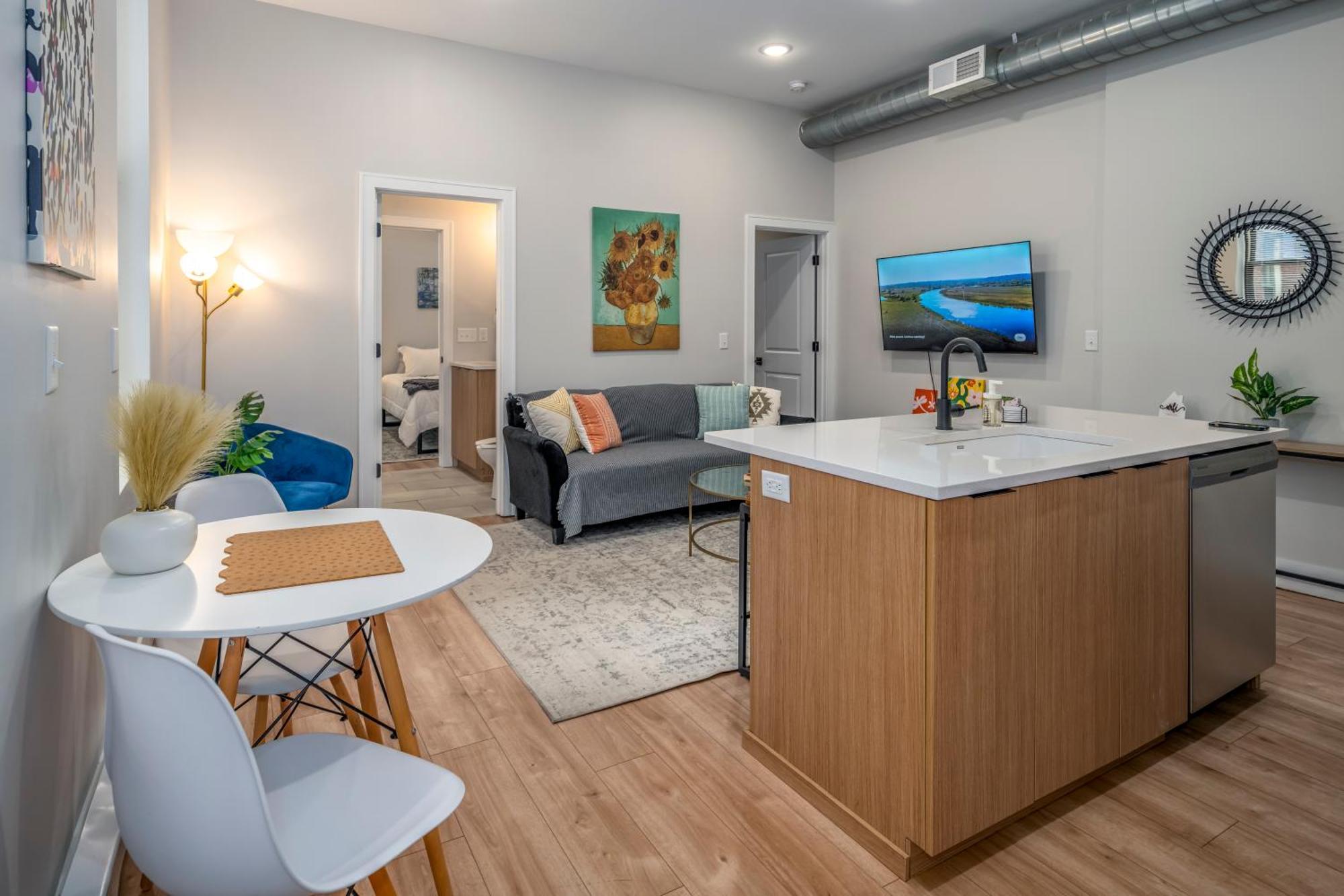 Prime Otr, 3 Lux Queen Beds, Two 55In Tvs, Steps To Tql, Findlay Market, Light Rail, Fast Wifi Синсинати Екстериор снимка