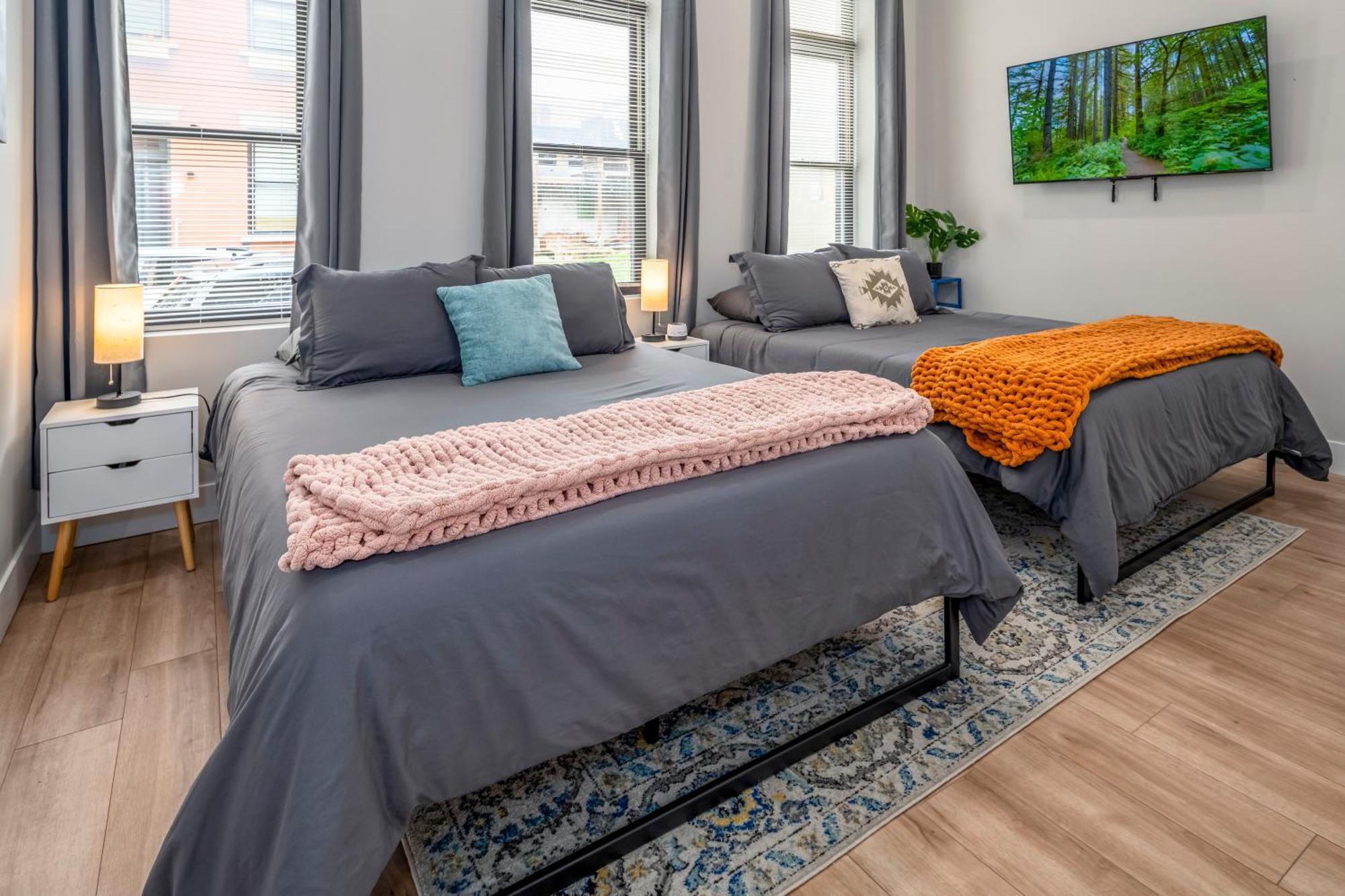 Prime Otr, 3 Lux Queen Beds, Two 55In Tvs, Steps To Tql, Findlay Market, Light Rail, Fast Wifi Синсинати Екстериор снимка