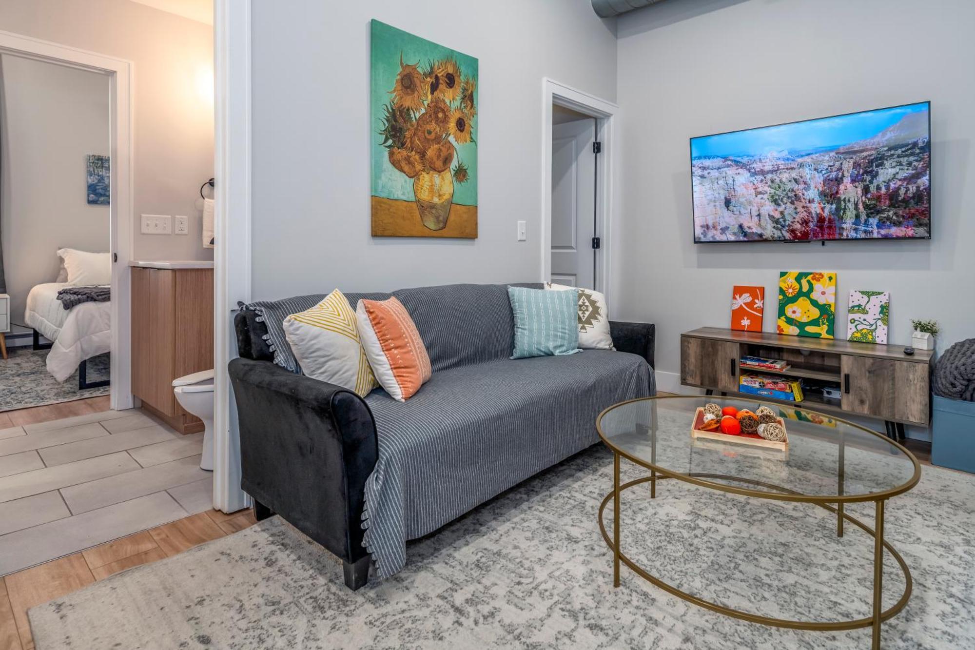 Prime Otr, 3 Lux Queen Beds, Two 55In Tvs, Steps To Tql, Findlay Market, Light Rail, Fast Wifi Синсинати Екстериор снимка