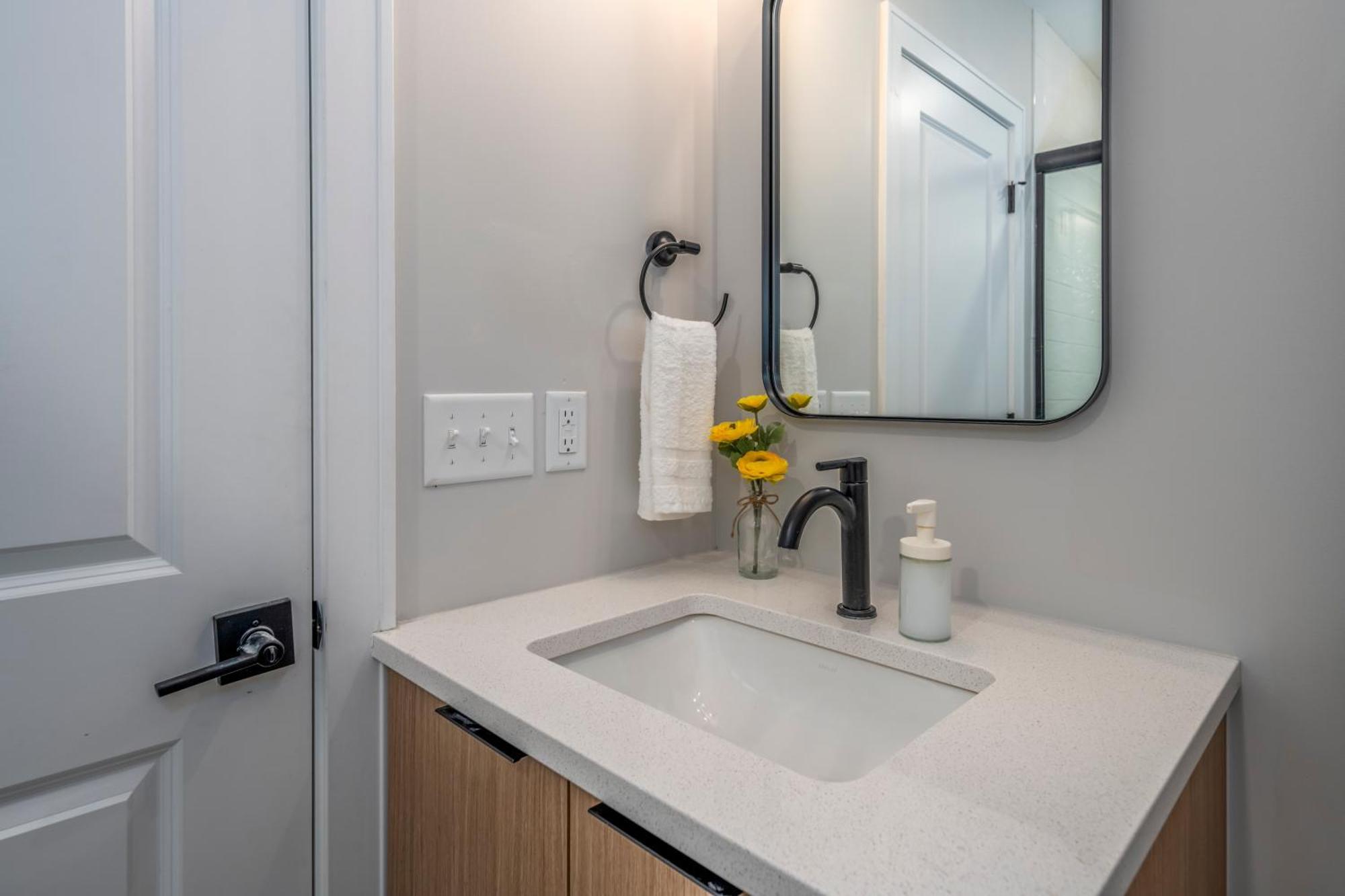 Prime Otr, 3 Lux Queen Beds, Two 55In Tvs, Steps To Tql, Findlay Market, Light Rail, Fast Wifi Синсинати Екстериор снимка